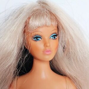1970s Tuesday Taylor Color Flip Blonde Brunette‎ Blue Eyes Rooted Eyelashes 1309